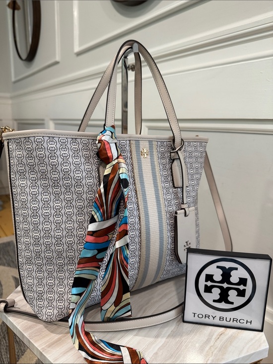 Tory Burch Handbags - Tory Burch Bag Gemini Link Light Gray and Cream Satchel Tote